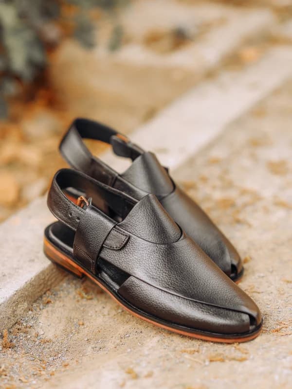 Black Pebbled Leather Peshawari Chappals